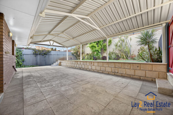 Three Bed Villa with Two Car Bays. Walk to Maylands Cafes and Train Station! - Image 14