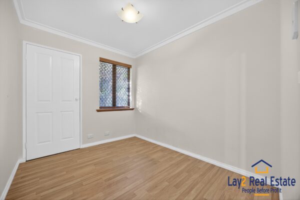 Three Bed Villa with Two Car Bays. Walk to Maylands Cafes and Train Station! - Image 12