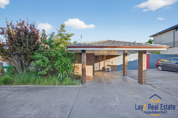 Three Bed Villa with Two Car Bays. Walk to Maylands Cafes and Train Station! - Image 21