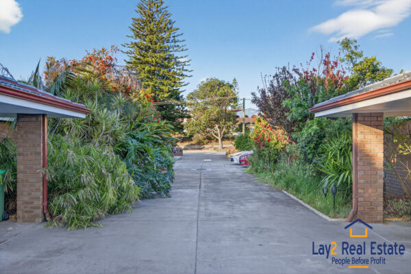 Three Bed Villa with Two Car Bays. Walk to Maylands Cafes and Train Station! - Image 20