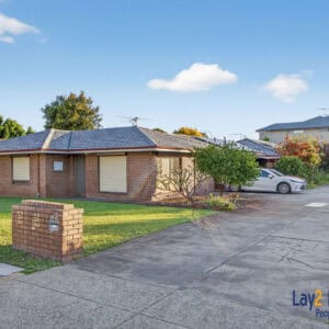 Three Bed Villa with Two Car Bays. Walk to Maylands Cafes and Train Station! - Image 19