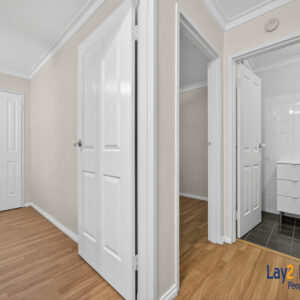 Three Bed Villa with Two Car Bays. Walk to Maylands Cafes and Train Station! - Image 10
