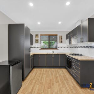 Three Bed Villa with Two Car Bays. Walk to Maylands Cafes and Train Station! - Image 6