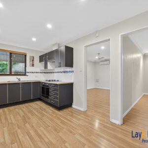 Three Bed Villa with Two Car Bays. Walk to Maylands Cafes and Train Station! - Image 4