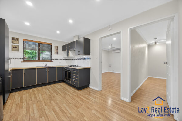 Three Bed Villa with Two Car Bays. Walk to Maylands Cafes and Train Station! - Image 4