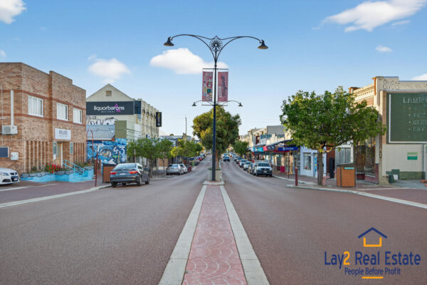 Three Bed Villa with Two Car Bays. Walk to Maylands Cafes and Train Station! - Image 23