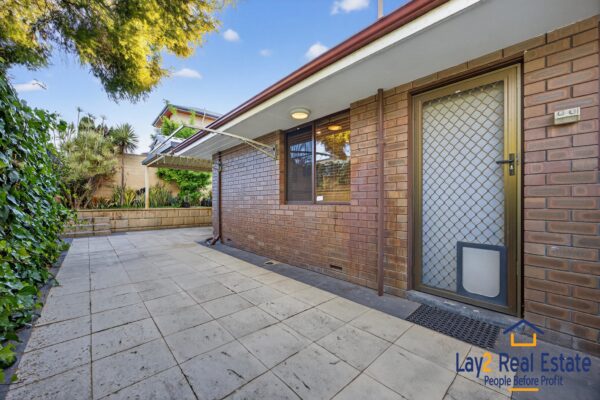 Three Bed Villa with Two Car Bays. Walk to Maylands Cafes and Train Station! - Image 18