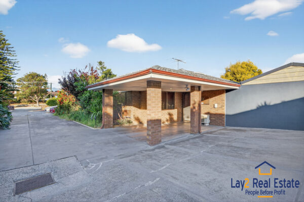 Three Bed Villa with Two Car Bays. Walk to Maylands Cafes and Train Station! - Image 22
