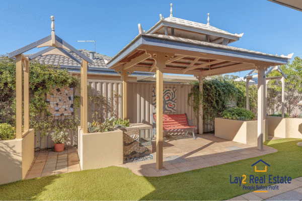 Walk to Beckenham Train Station - 3x2x2 Home For Sale - Image 17