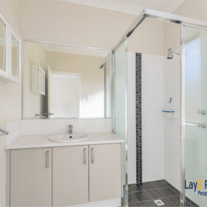 Walk to Beckenham Train Station - 3x2x2 Home For Sale - Image 15