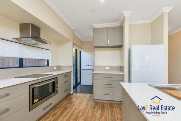 Walk to Beckenham Train Station - 3x2x2 Home For Sale - Image 8