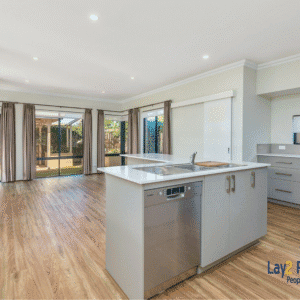 Walk to Beckenham Train Station - 3x2x2 Home For Sale - Image 7