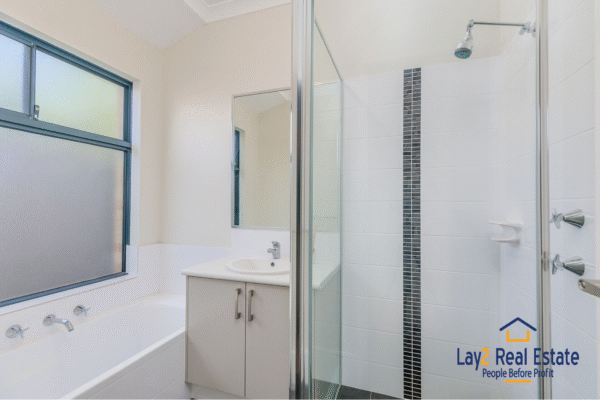 Walk to Beckenham Train Station - 3x2x2 Home For Sale - Image 12