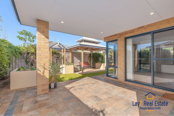 Walk to Beckenham Train Station - 3x2x2 Home For Sale - Image 16