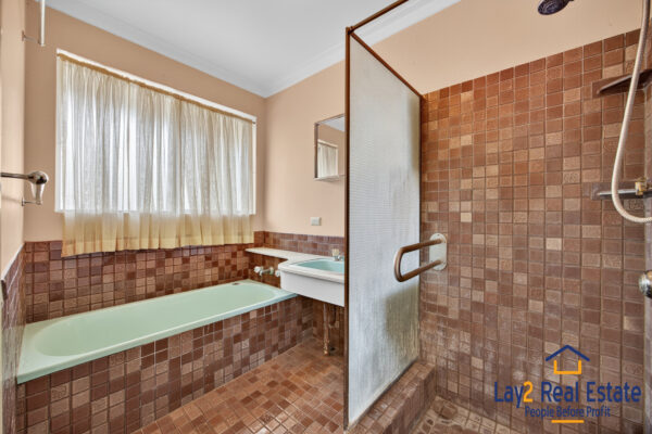 Bayswater Beauty in Disguise! 19 Flora Avenue Bayswater WA 6053 - Image 13