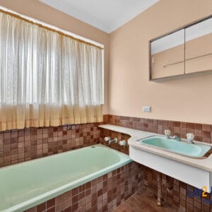 Bayswater Beauty in Disguise! 19 Flora Avenue Bayswater WA 6053 - Image 12
