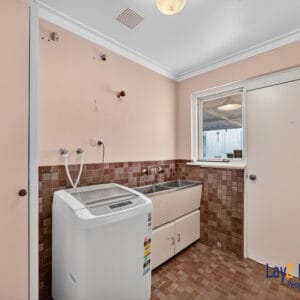 Bayswater Beauty in Disguise! 19 Flora Avenue Bayswater WA 6053 - Image 14