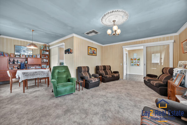 Bayswater Beauty in Disguise! 19 Flora Avenue Bayswater WA 6053 - Image 6
