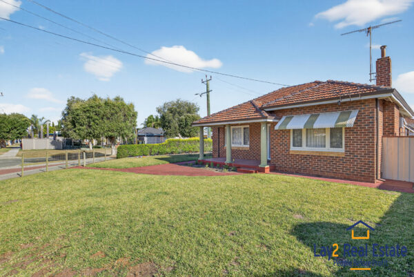 Classic 1950s Living with Room to Make It Your Own | 21 John Street Midland WA 6056 - Image 3