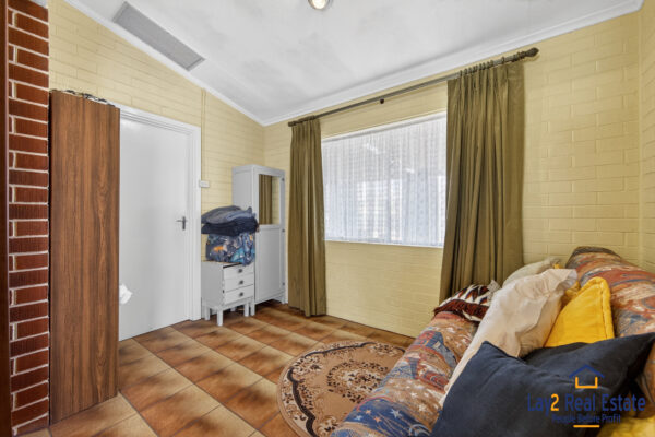 Classic 1950s Living with Room to Make It Your Own | 21 John Street Midland WA 6056 - Image 11