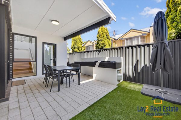 Architectural Elegance Meets Modern Living in Maylands | 4/104 Eighth Avenue Maylands WA - Image 18