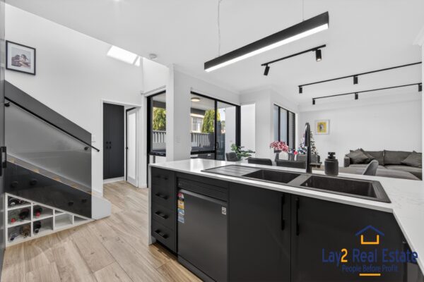 Architectural Elegance Meets Modern Living in Maylands | 4/104 Eighth Avenue Maylands WA - Image 15