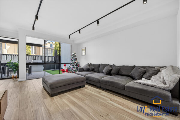 Architectural Elegance Meets Modern Living in Maylands | 4/104 Eighth Avenue Maylands WA - Image 5