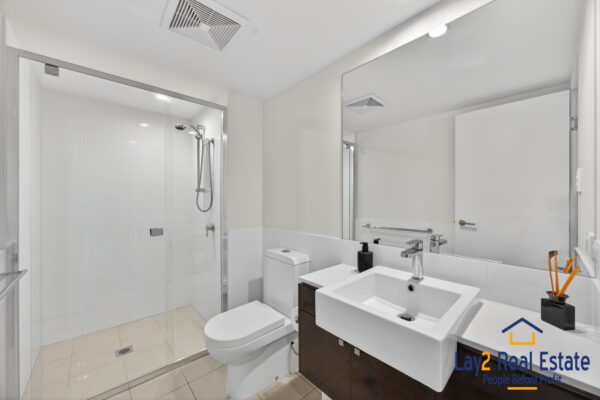 A Xmas Cracker!  99/1 Rowe Avenue Rivervale WA 6103 - Image 15