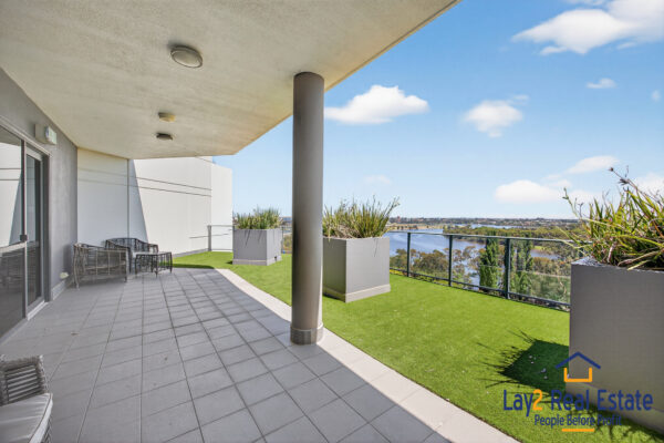 A Xmas Cracker!  99/1 Rowe Avenue Rivervale WA 6103 - Image 21