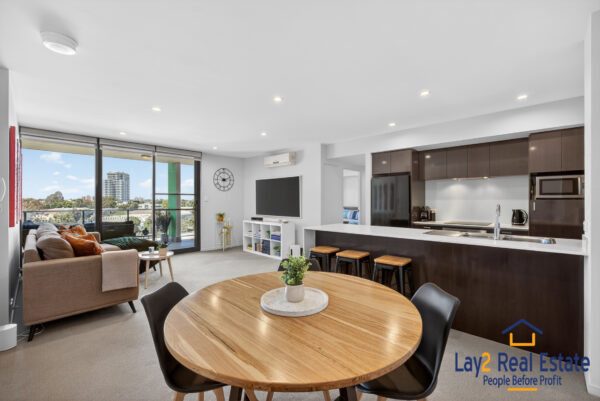 A Xmas Cracker!  99/1 Rowe Avenue Rivervale WA 6103