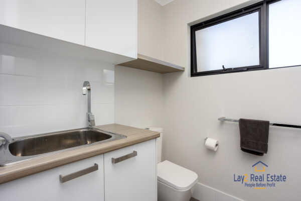 Bayswater Sanctuary: Modern Apartment, Effortless Lifestyle - Image 9