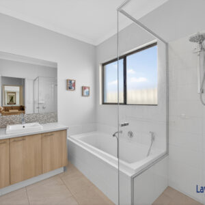 Be Impressed From The Moment You Enter.  2/8A Roberts Street, Bayswater WA - Image 22