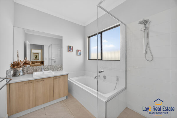 Be Impressed From The Moment You Enter.  2/8A Roberts Street, Bayswater WA - Image 22