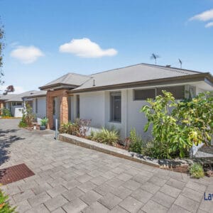 Be Impressed From The Moment You Enter.  2/8A Roberts Street, Bayswater WA - Image 25