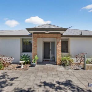 Be Impressed From The Moment You Enter.  2/8A Roberts Street, Bayswater WA - Image 27