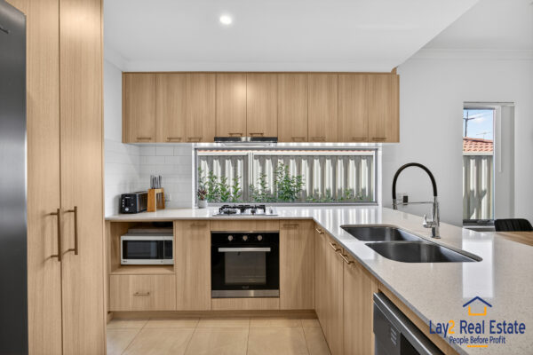 Be Impressed From The Moment You Enter.  2/8A Roberts Street, Bayswater WA - Image 3