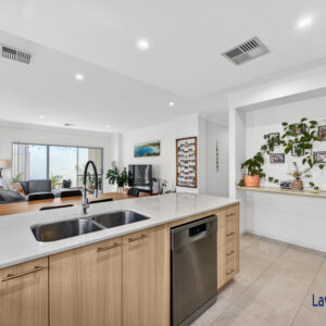 Be Impressed From The Moment You Enter.  2/8A Roberts Street, Bayswater WA - Image 6