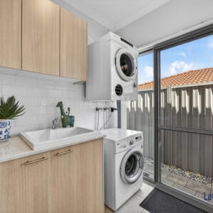 Be Impressed From The Moment You Enter.  2/8A Roberts Street, Bayswater WA - Image 9