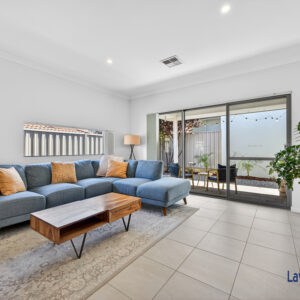 Be Impressed From The Moment You Enter.  2/8A Roberts Street, Bayswater WA - Image 13