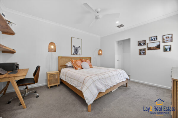 Be Impressed From The Moment You Enter.  2/8A Roberts Street, Bayswater WA - Image 15