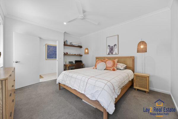 Be Impressed From The Moment You Enter.  2/8A Roberts Street, Bayswater WA - Image 16
