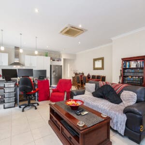 Convenient 3 Bed / 2 Bath Home. 3/28 Lawrence Street, Bayswater WA 6053 - Image 4