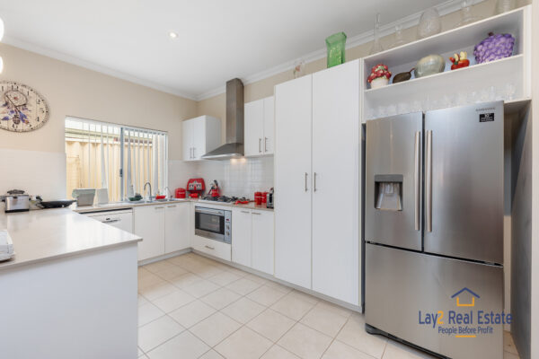 Convenient 3 Bed / 2 Bath Home. 3/28 Lawrence Street, Bayswater WA 6053 - Image 3