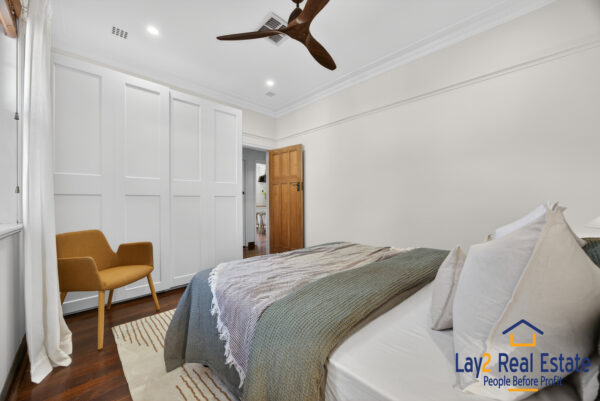 Two Bed / Two Bath plus Studio! Bayswater Character, Charm & Prime Location! - Image 16