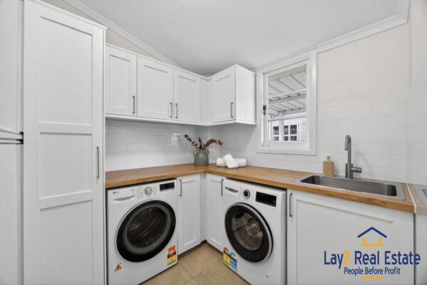Two Bed / Two Bath plus Studio! Bayswater Character, Charm & Prime Location! - Image 20