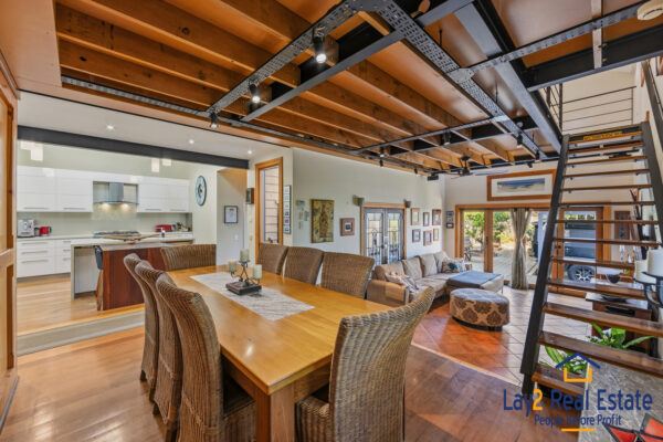Timeless Character Bayswater Home / 42 Leake St Bayswater WA 6053 - Image 12