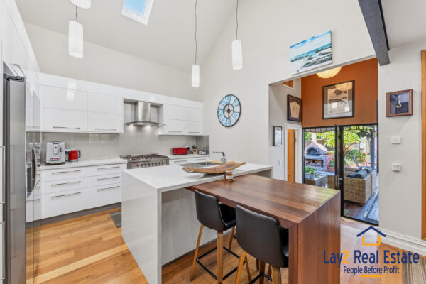 Timeless Character Bayswater Home / 42 Leake St Bayswater WA 6053 - Image 15