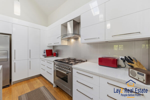 Timeless Character Bayswater Home / 42 Leake St Bayswater WA 6053 - Image 13