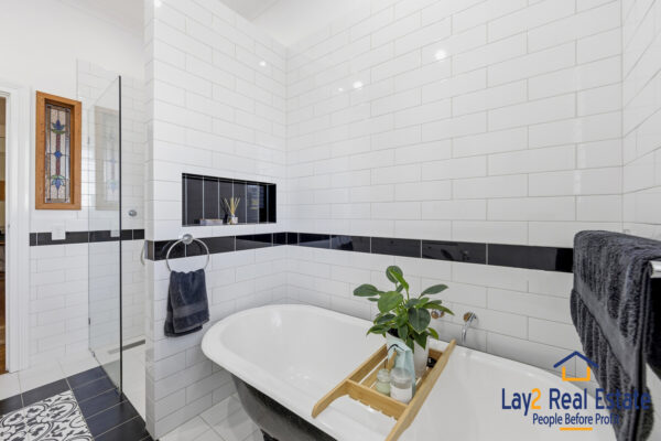 Timeless Character Bayswater Home / 42 Leake St Bayswater WA 6053 - Image 23
