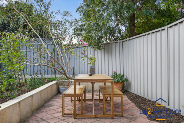 Two Bed / Two Bath plus Studio! Bayswater Character, Charm & Prime Location! - Image 23